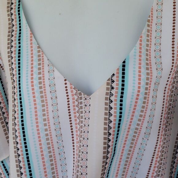 Bisou Bisou cold shoulder top size L - Picture 3 of 12